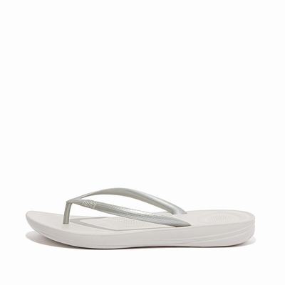 Fitflop Women's IQUSHION Ergonomic Flip Flops - Silver, CG5102746